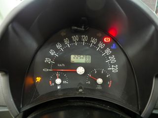 VOLKSWAGEN Beetle BEETLE 1.9 TDI Cabrio