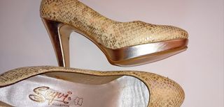 Zapatos Sayma dorados tacón alto 