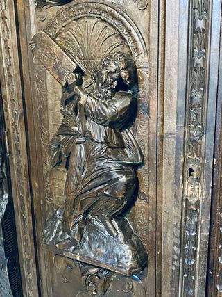 Armario tallado madera antiguo