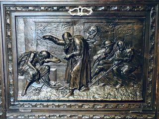 Armario tallado madera antiguo