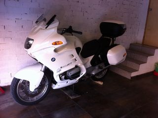 BMW R850RT - Moto blanca