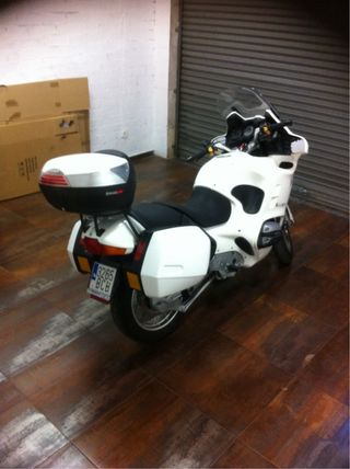 BMW R850RT - Moto blanca