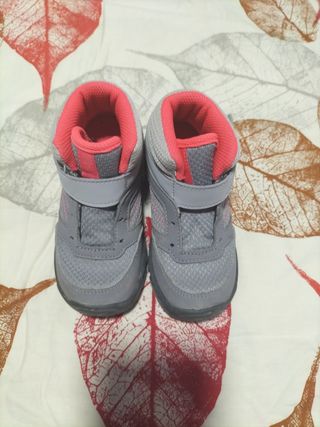BOTAS SENDERISMO NIÑA Nº 26