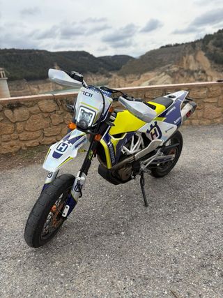 Husqvarna 701 Supermoto,,