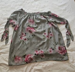 Blusa floral verde y rosa