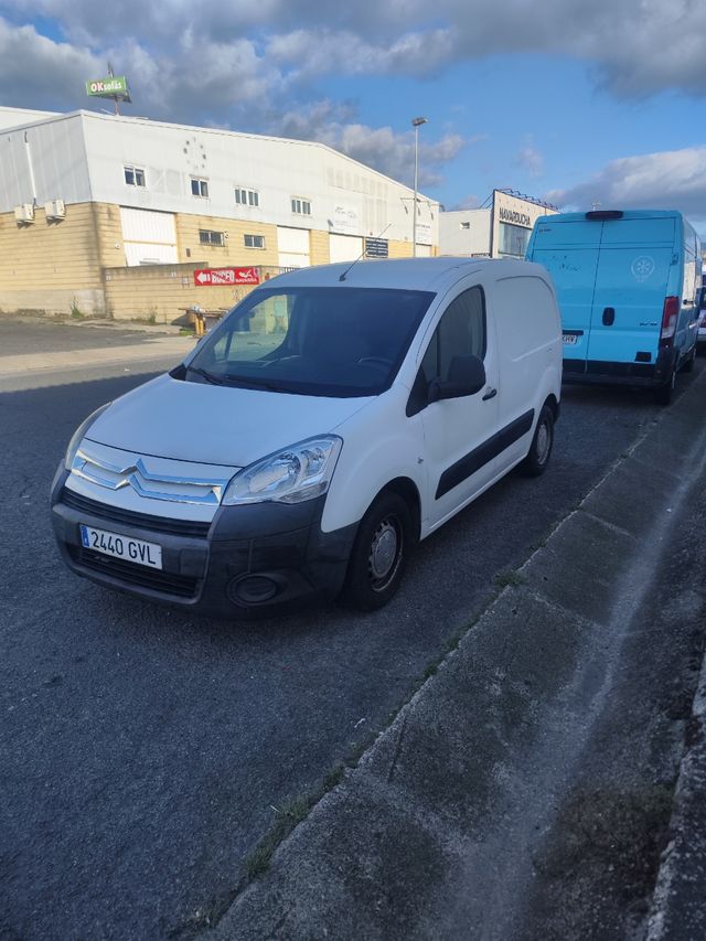 LOTE 3 FURGONETAS o CAMBIO POR VIVARO/VITO