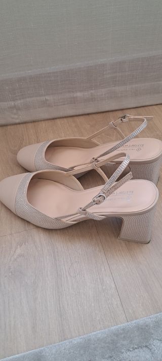 Zapatos tacón color crema