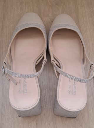 Zapatos tacón color crema