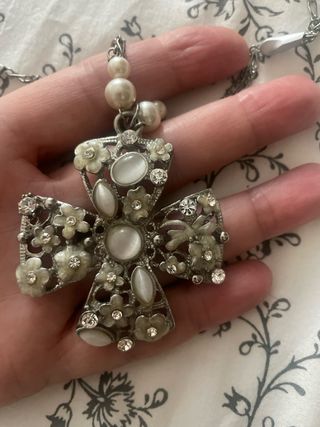 Collana croce fiori metallo argento