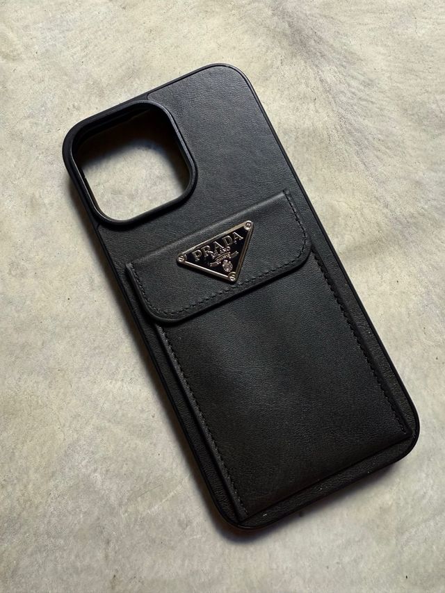 Funda Prada iPhone 16 Pro Max