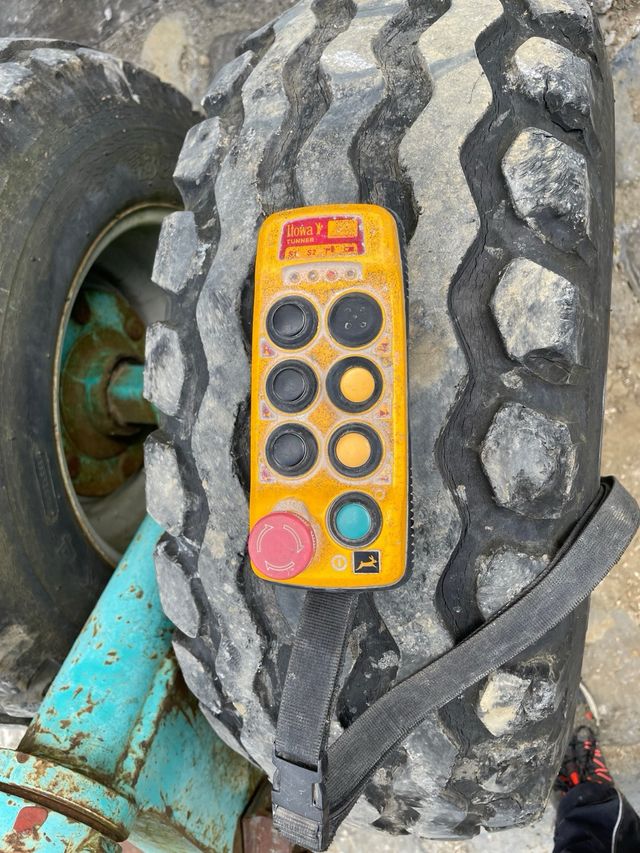 Grúa automontante cattaneo 16x16 usada - ocasión