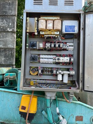 Grúa automontante cattaneo 16x16 usada - ocasión