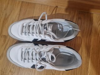 Zapatillas Hummel blancas y negras