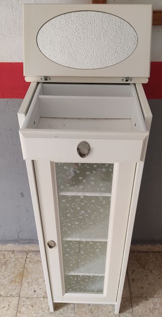 Mueble baño blanco con cristal