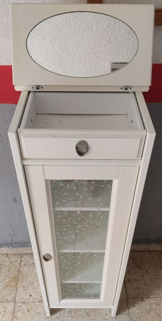 Mueble baño blanco con cristal