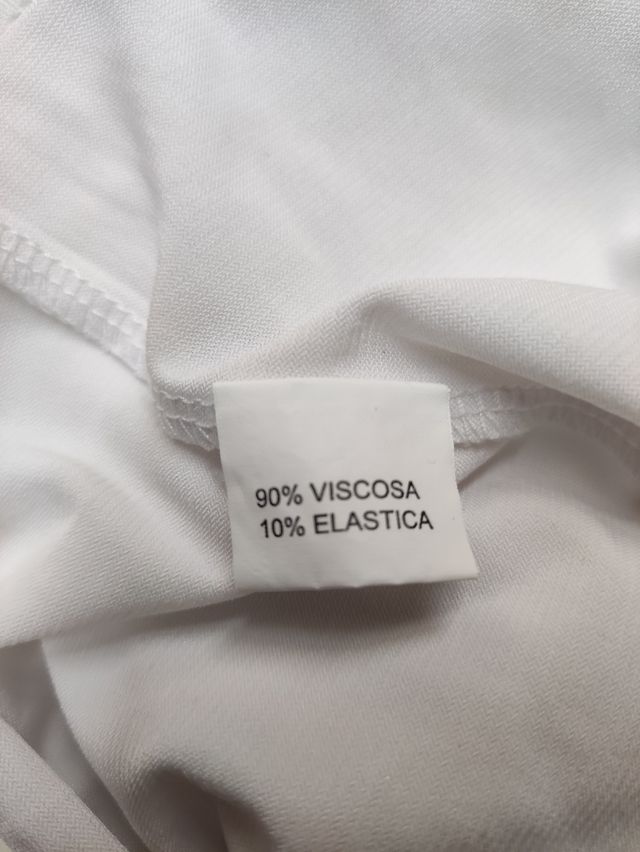 Canotta bianca e arancione