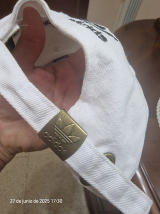 Gorra Adidas blanca