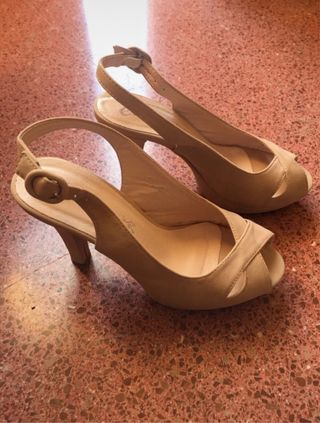 Sandalias Claras beige tacón alto