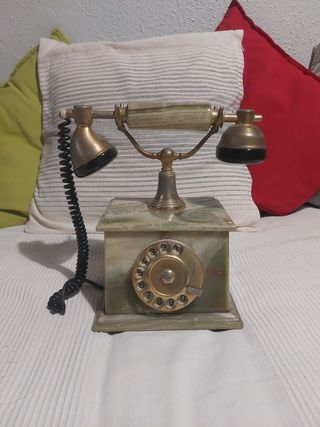Teléfono antiguo de mármol
