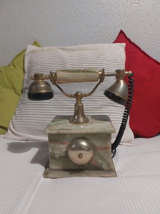 Teléfono antiguo de mármol