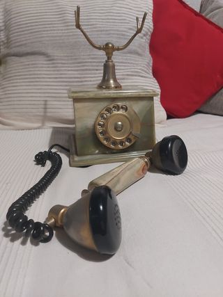 Teléfono antiguo de mármol