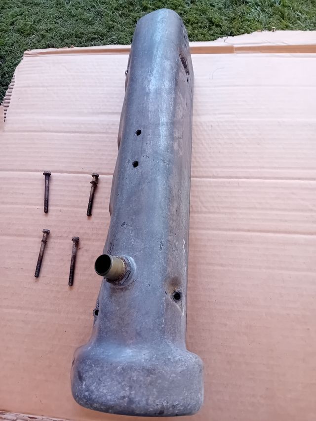 Tapa válvulas mercedes W107 3.5 V8 y 4.5 V8