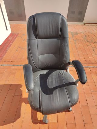 Silla oficina giratoria negra