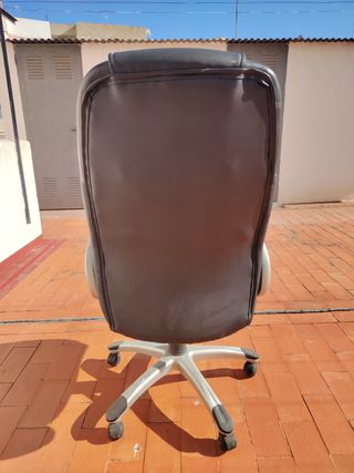 Silla oficina giratoria negra
