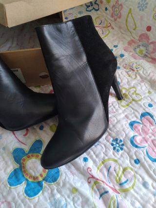 Botines Salsa negros de tacón,no hago envíos 
