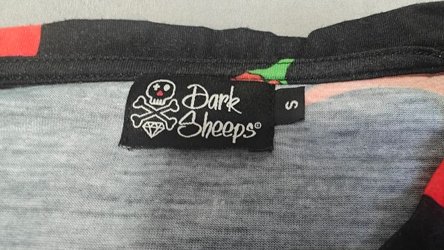 Camiseta Dark Sheeps llorona