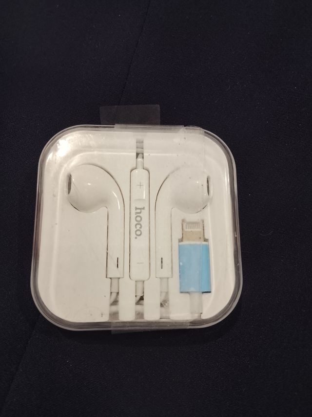 Auriculares Hoco. Apple, blancos