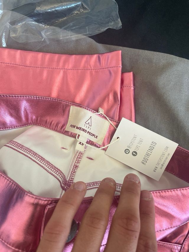 Pantalones rosa metalizados