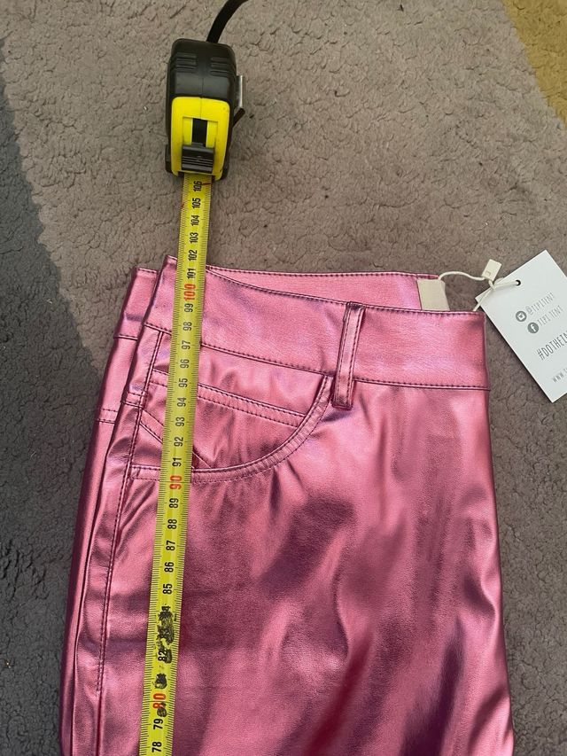 Pantalones rosa metalizados