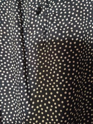 Blusa Sfera lunares L - negra y blanca