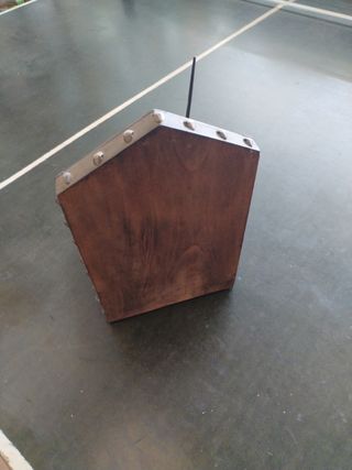 Cavalier medievale in legno