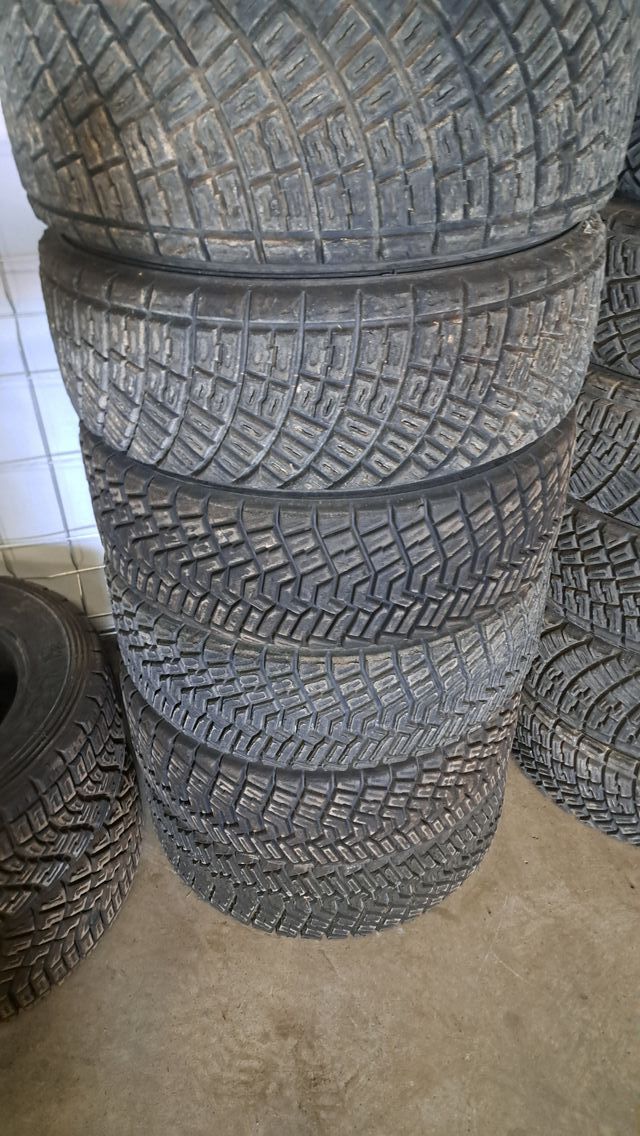 VENDO VARIOS NEUMATICOS MICHELIN Y PIRELLI