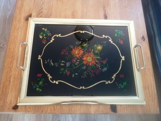 Bandeja  vintage dorada con flores