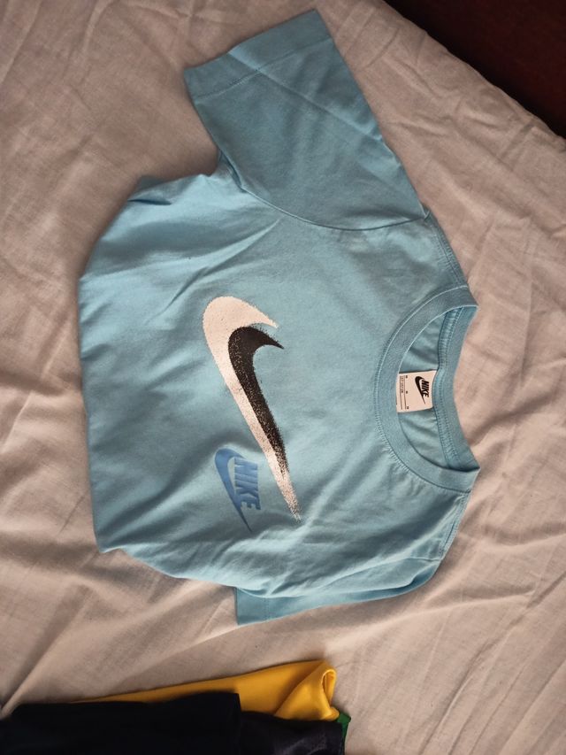 Camiseta Nike niño celeste talla M de niño 