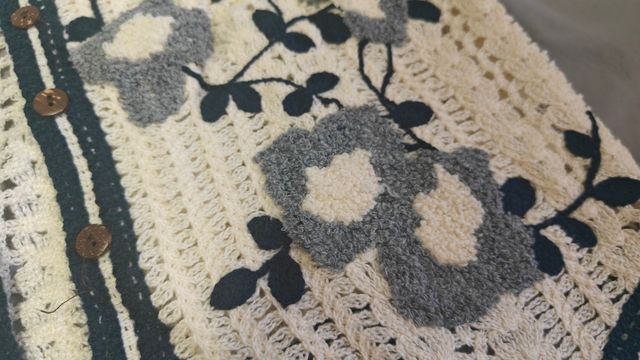 Chaleco crochet beige y azul