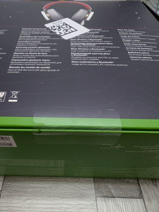 Auriculares y mando Xbox Starfield