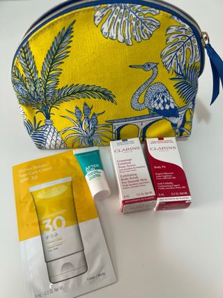 Pack Clarins verano: neceser + 4 minitallas
