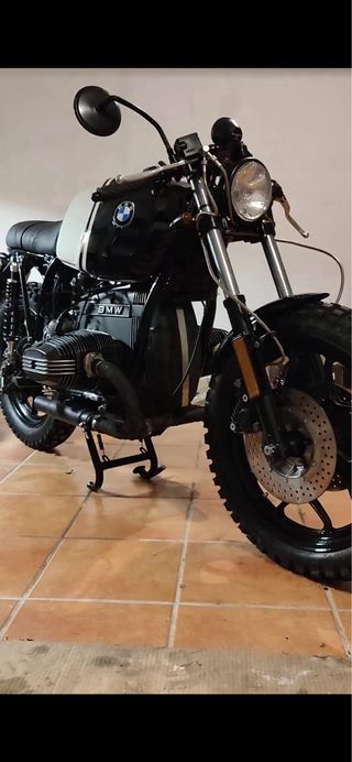 BMW R65LS Cafe Racer.