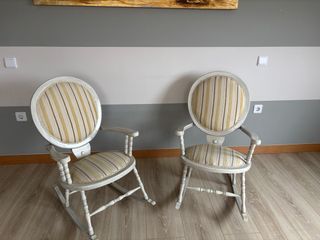 Mecedoras Restauradas Blanca y gris. 50 € las dos
