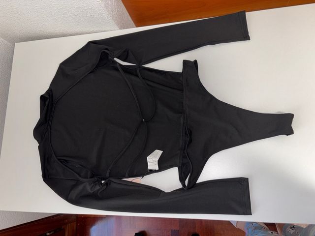 Body negro Shein espalda abierta