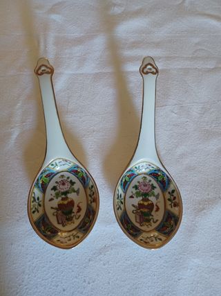 2 Colheres Porcelana China - Douradas