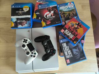 PS4 (PlayStation 4) + 2 mandos + 16 juegos