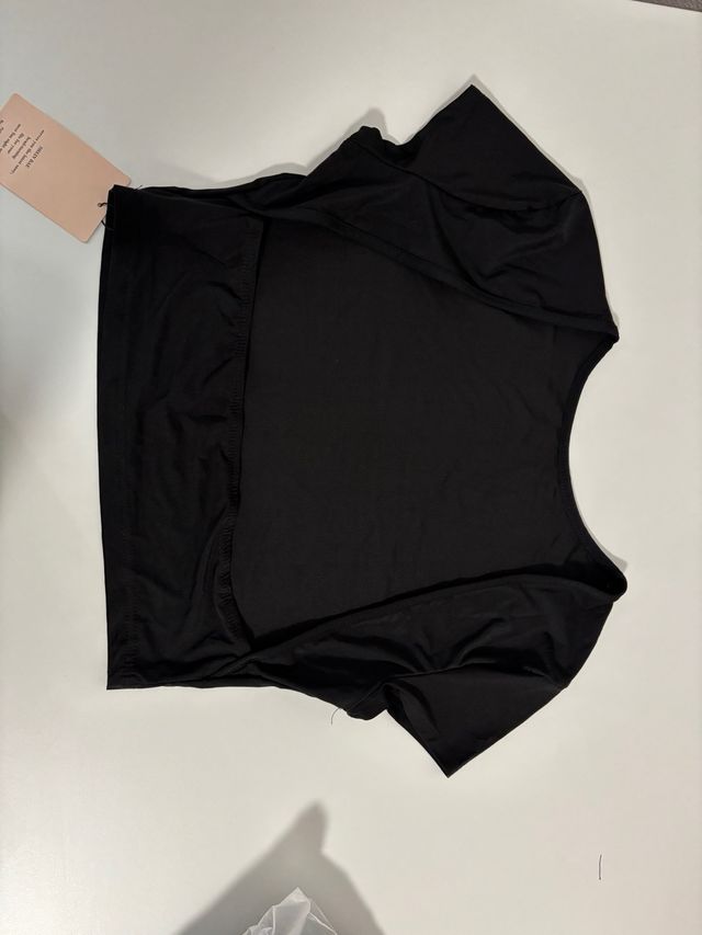 Top negro SHEIN - espalda descubierta