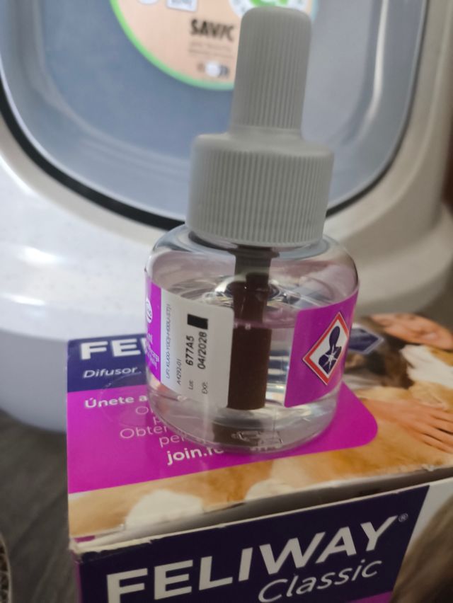 Kit aseo gato: arenero + juguetes