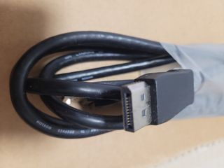 Cables: VGA, IEC C13, DP, HDMI