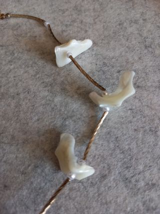 Gargantilla Parfois dorada con perlas